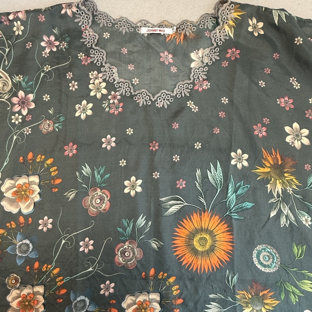 Johnny Was Adalee‎ Silk Blouse XS Slate Green Floral Embroidered Top C13920 - Picture 4 of 11